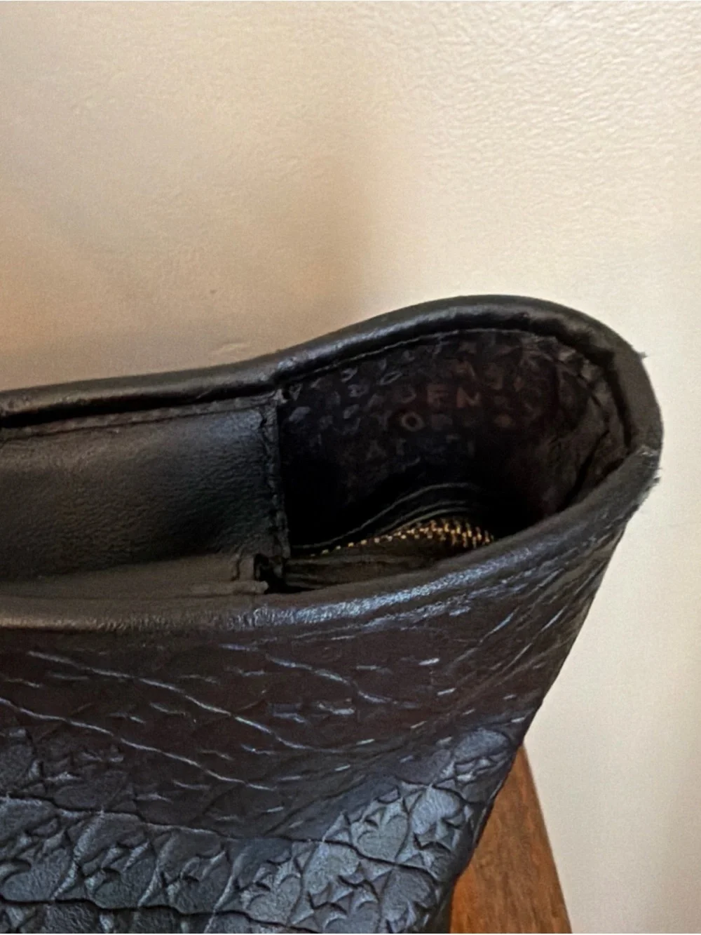 Kate Spade New York Penn Place Embossed Margareta Tote Black Leather Bag *read*